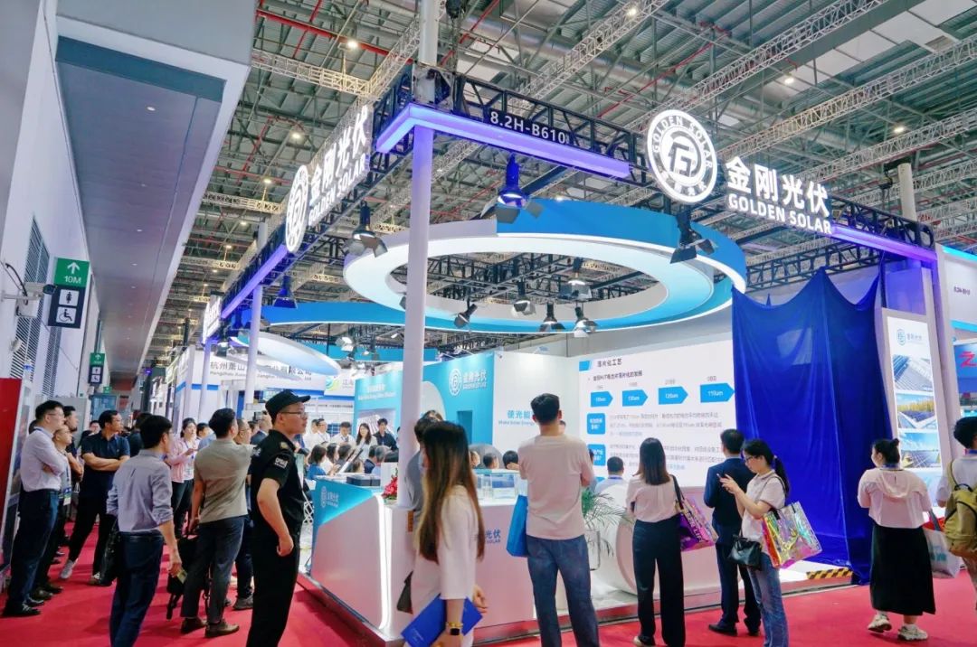 新品、颁证、签约！月搏集团光伏闪灼SNEC 2024，开放“N时期”新质出产力